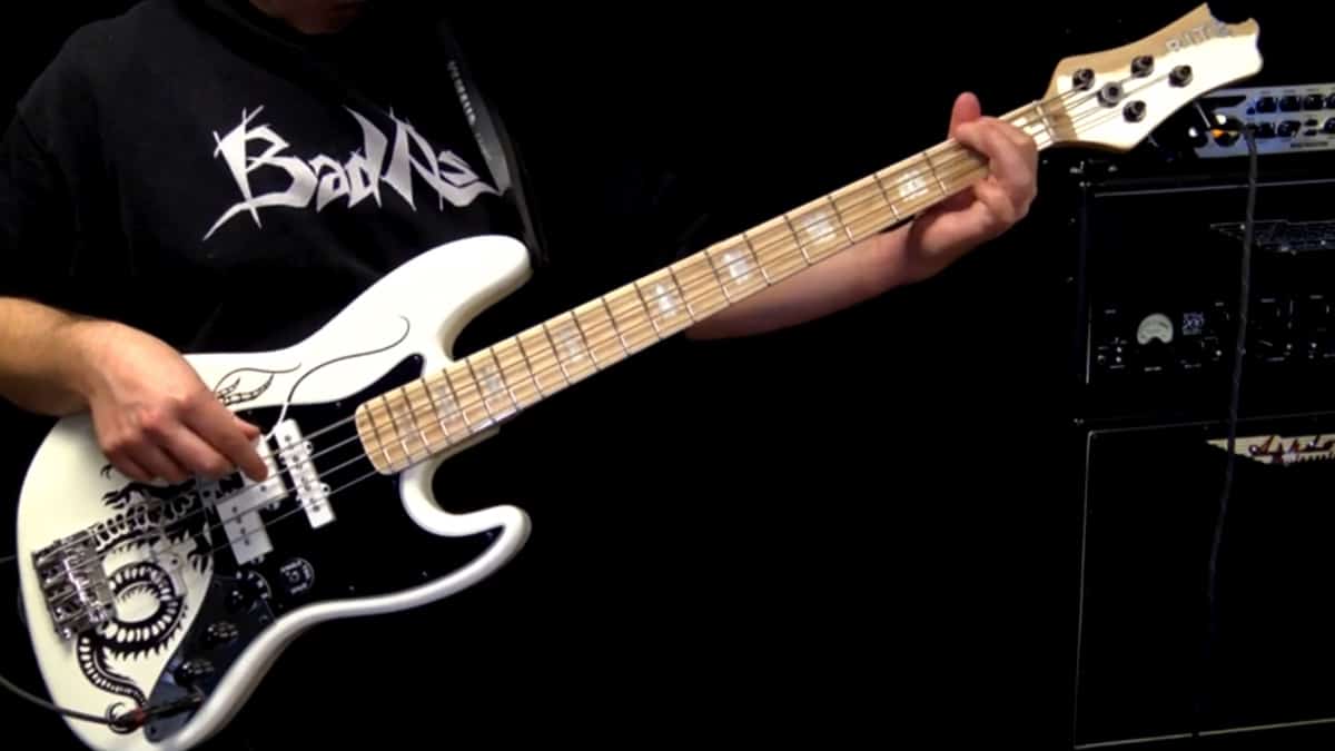Demo: The Dragon Bass by BITE Guitars