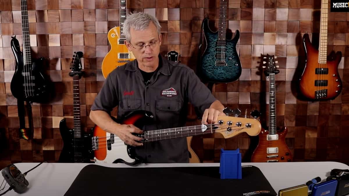 FENDER P-BASS - How to Setup your Bass Guitar, Step-by-Step