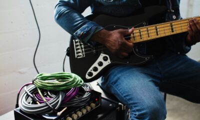 Opening a Can of Worms… 5 Bass Players Take on 15 Instrument Cables For An Unscientific Analysis
